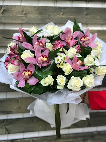 Букет цветов из: Розы и Хризантемы в Хакуринохабль