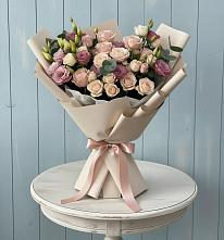 Букет цветов из:  Розы и Лизиантусы в Хакуринохабль