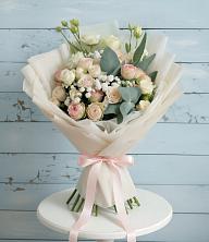 Букет цветов из:  Розы и Лизиантусы в Хакуринохабль