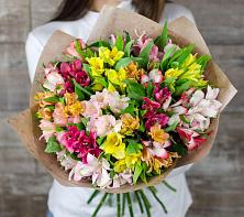 Букет цветов из:  Альстромерии #REPLACE_PRED# Хакуринохабль