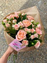 Букет цветов из:  Розы #REPLACE_PRED# Хакуринохабль