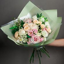 Букет цветов из:  Лизиантусы, Розы и Гвоздики #REPLACE_PRED# Хакуринохабль