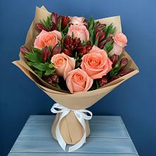 Букет цветов из:  Розы и Альстромерии в Хакуринохабль