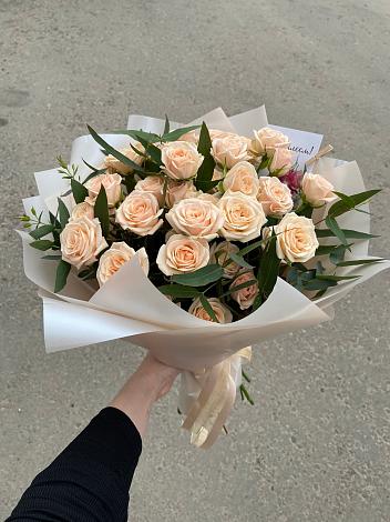Букет Кремовые розы Латте в Хакуринохабль