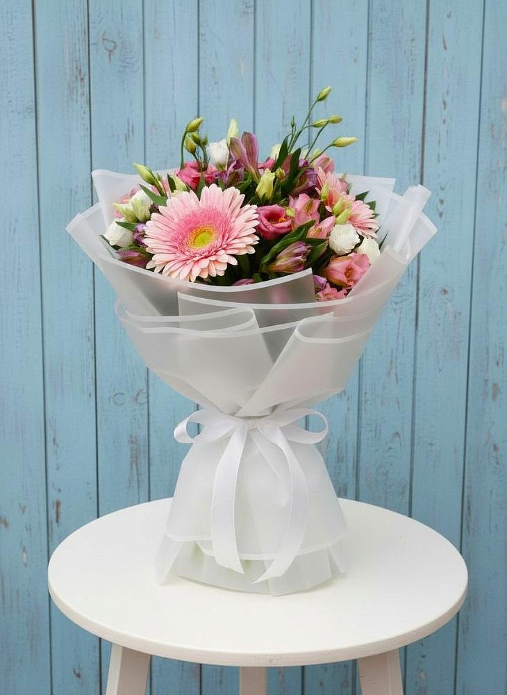 Букет цветов из: Герберы, Альстромерии и Лизиантусы в Хакуринохабль