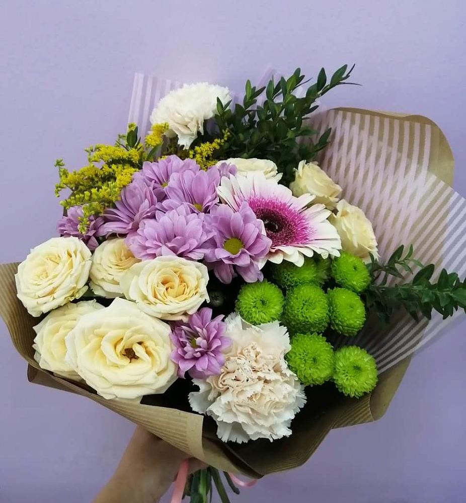 Букет цветов из: Хризантемы, Розы, Гвоздики и Герберы в Хакуринохабль