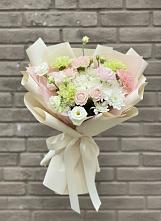 Букет цветов из:  Гвоздики, Розы, Лизиантусы и Хризантемы в Хакуринохабль
