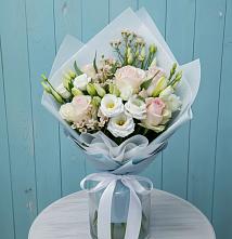 Букет цветов из:  Розы и Лизиантусы в Хакуринохабль