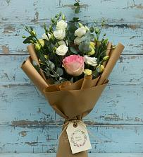 Букет цветов из:  Розы и Лизиантусы в Хакуринохабль