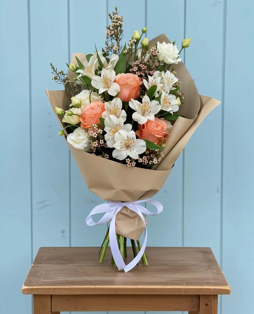 Букет цветов из: Альстромерии, Лизиантусы, Розы и Хризантемы в Хакуринохабль